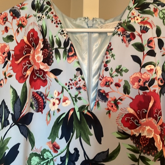 Dress - Picture 3 of 4